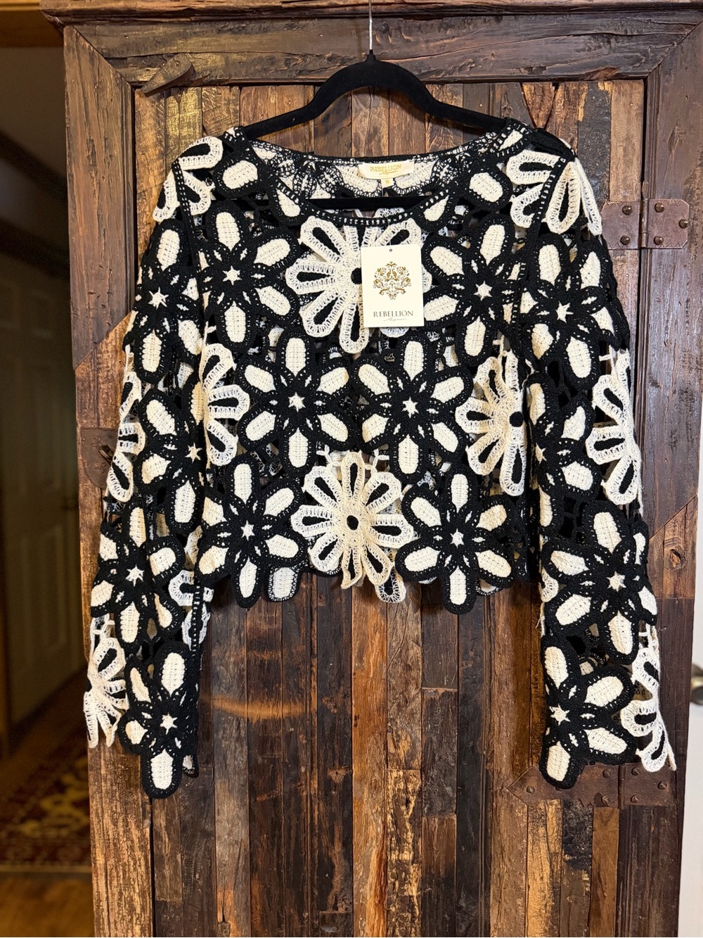 Rebellion Again Women M NWT Black Ivory Crochet Daisy Crop Sweater retro hippie